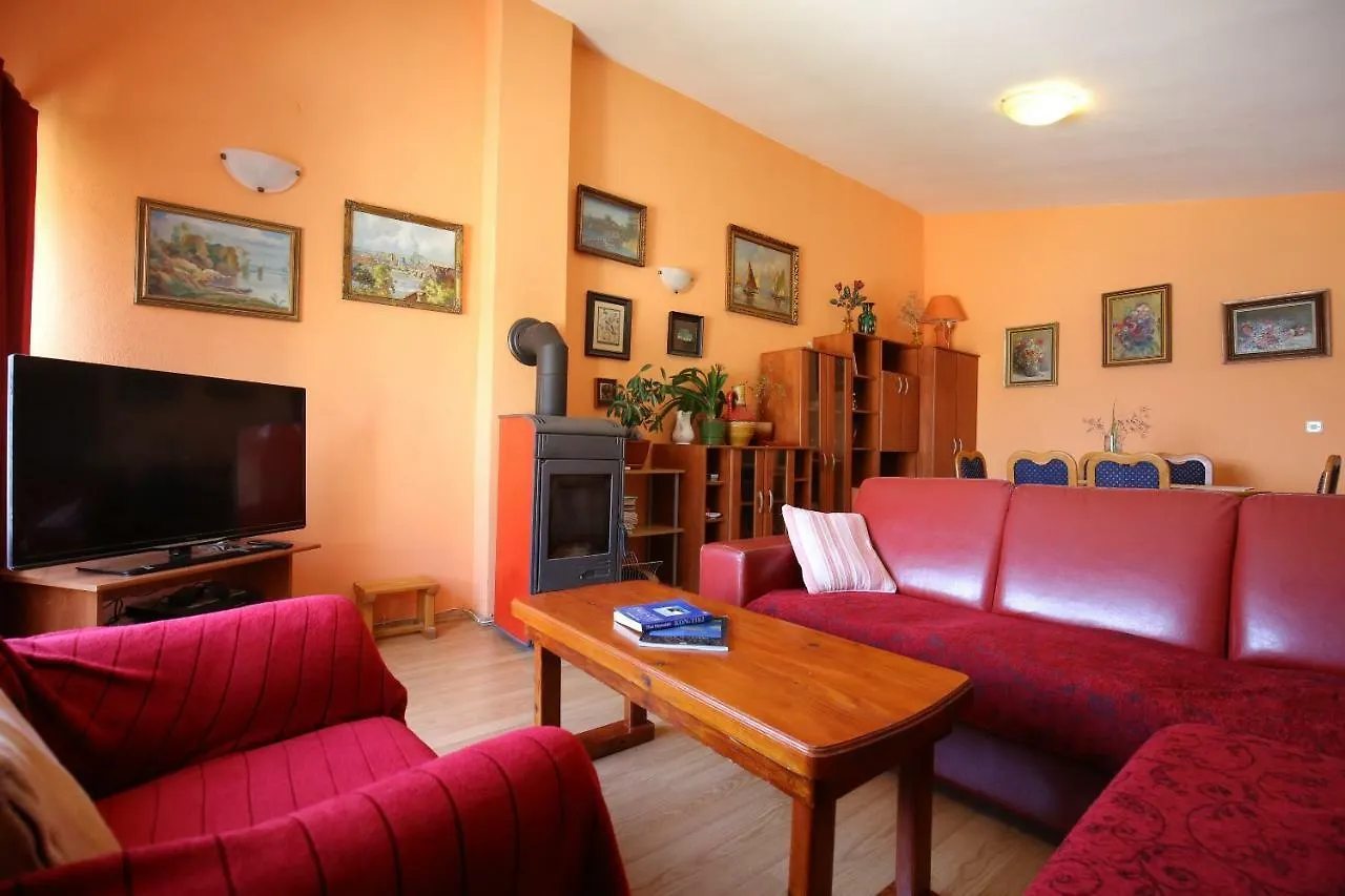 Apartment And Rooms Roko Zaglav Guest house