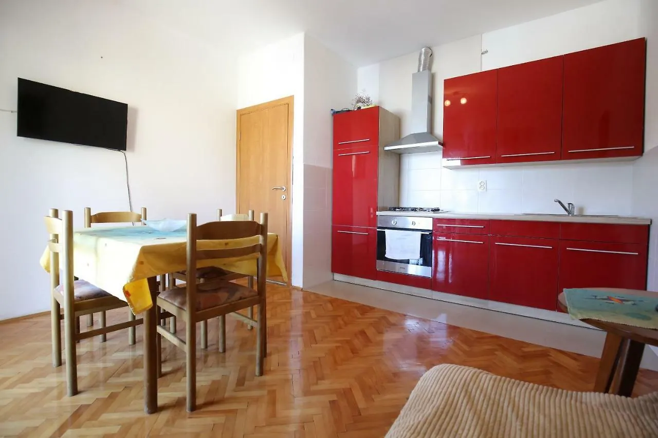 Guest house Apartment And Rooms Roko Zaglav