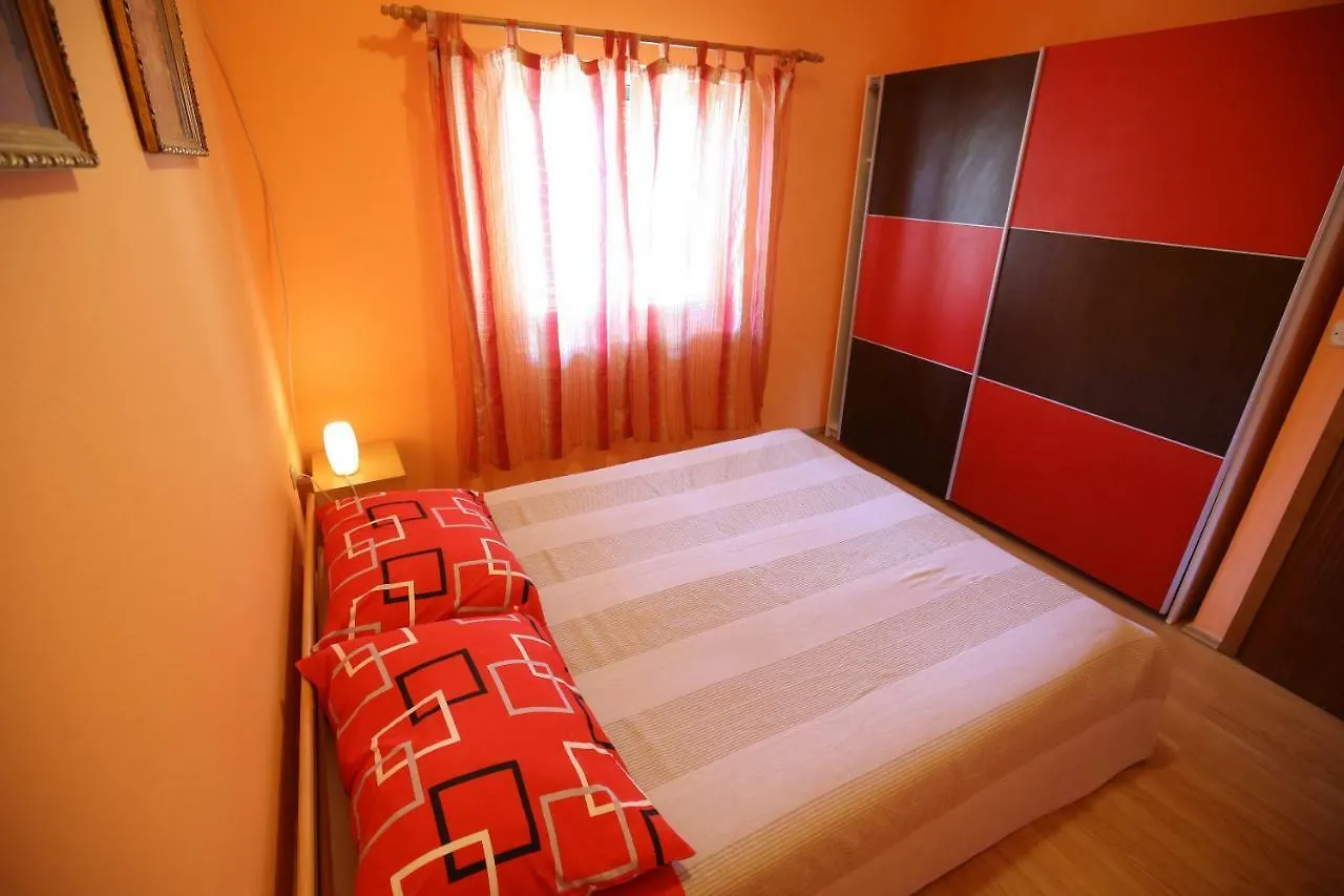 Apartment And Rooms Roko Zaglav Guest house