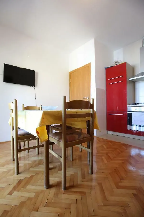 Apartment And Rooms Roko Zaglav Guest house