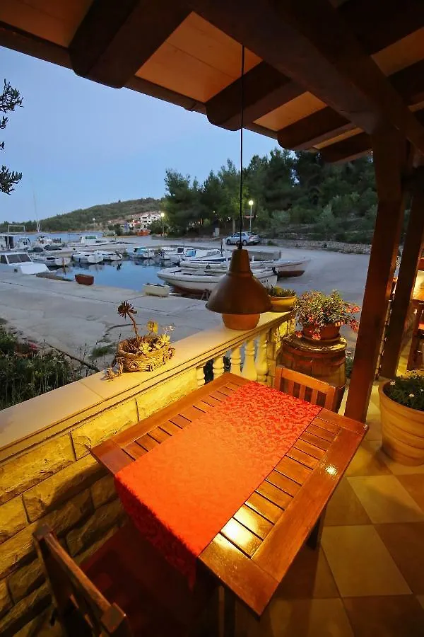 Guest house Apartment And Rooms Roko Zaglav Croatia