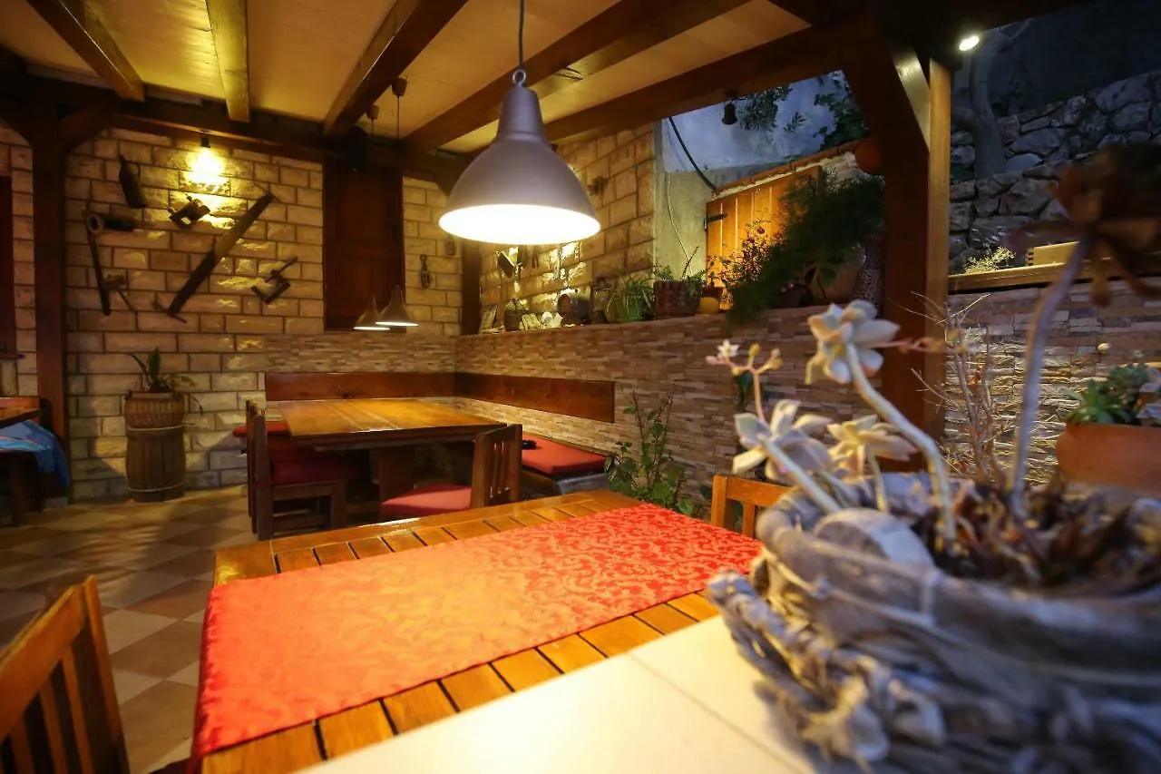 Guest house Apartment And Rooms Roko Zaglav Croatia