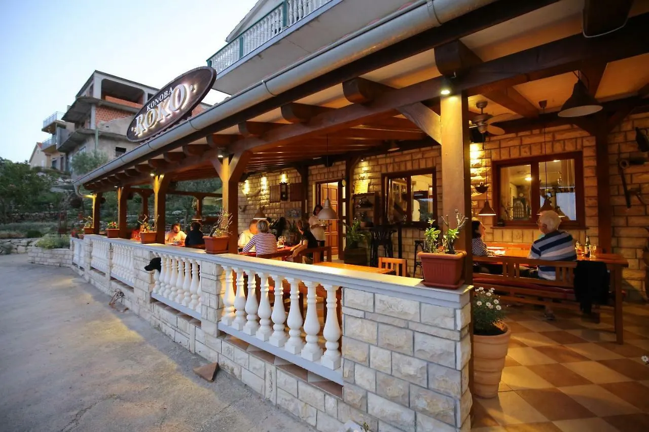 Guest house Apartment And Rooms Roko Zaglav
