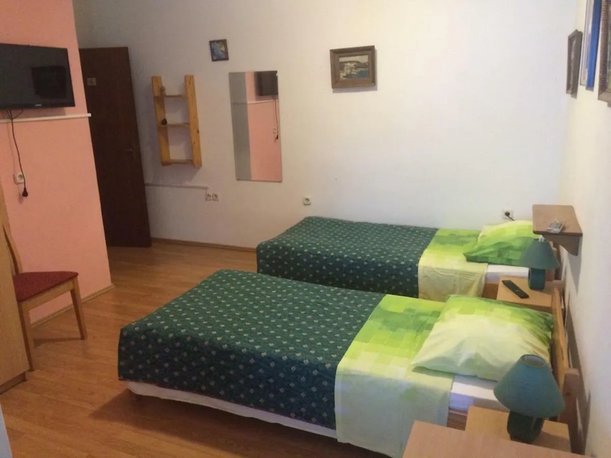 Apartment And Rooms Roko Zaglav